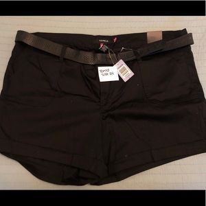 BNWT torrid size 24 black shorts with belt